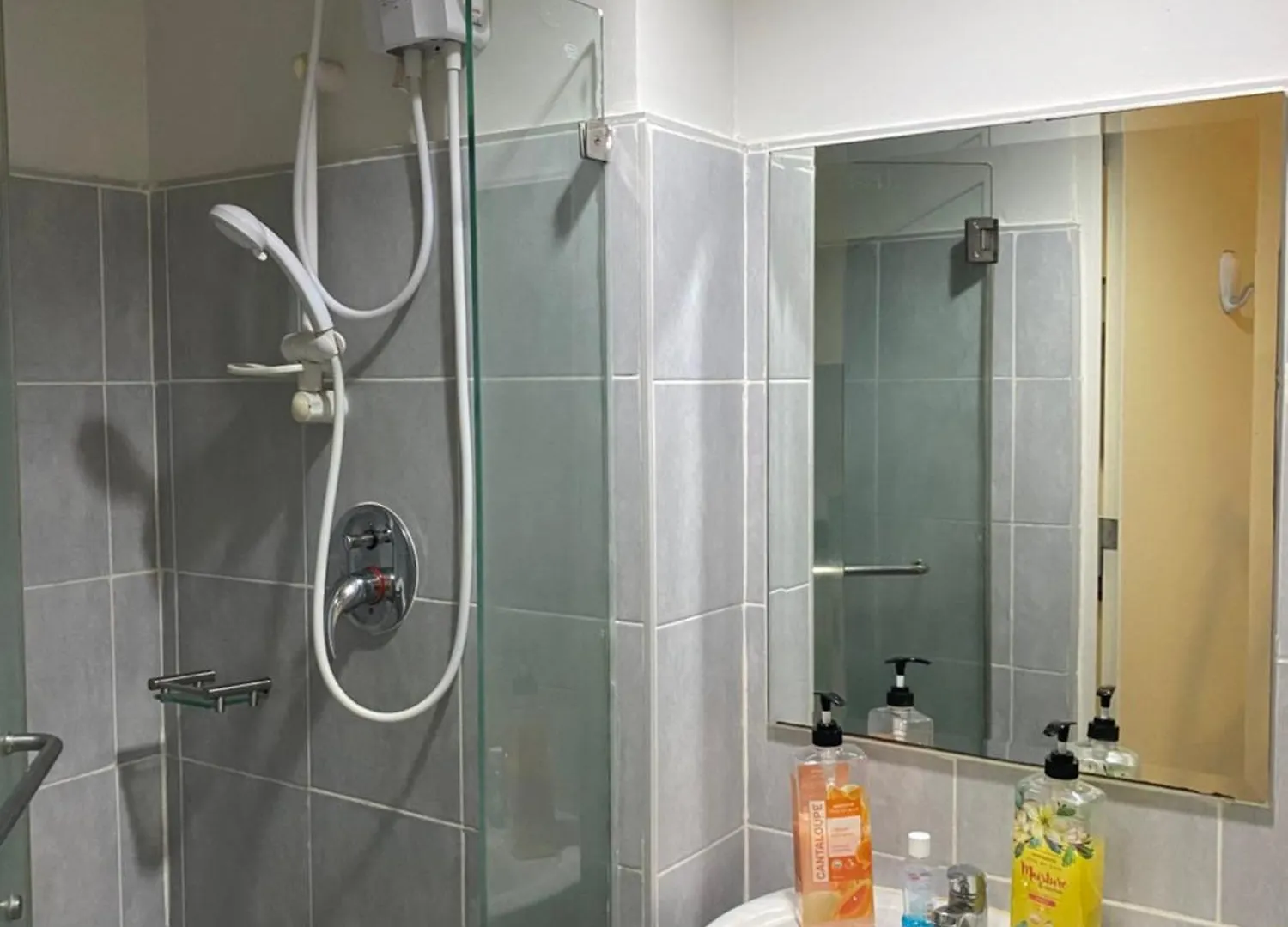 Sea Residences Near Mall Of Asia By K-Baysuites Manila Philippines